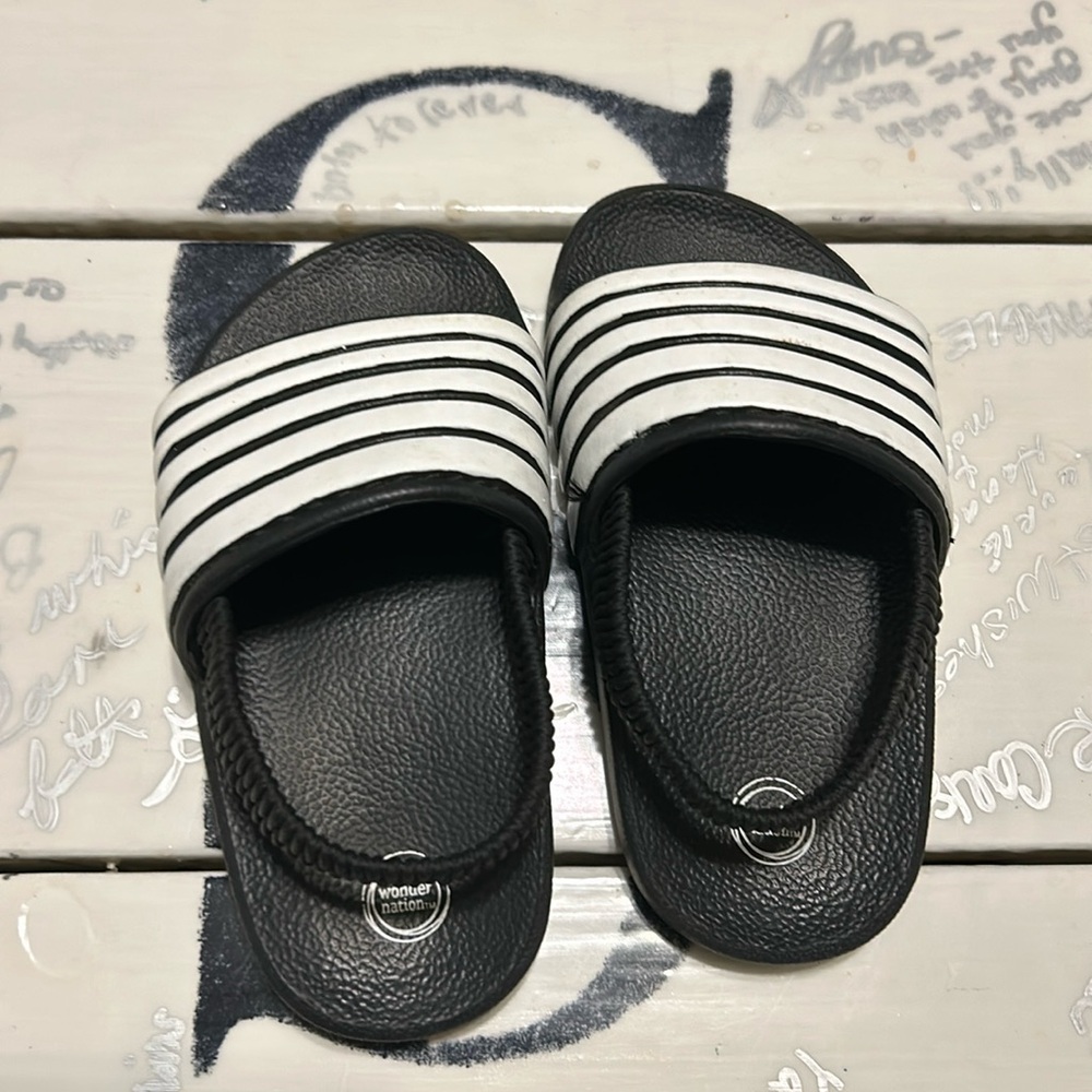 Wonder nation sandals